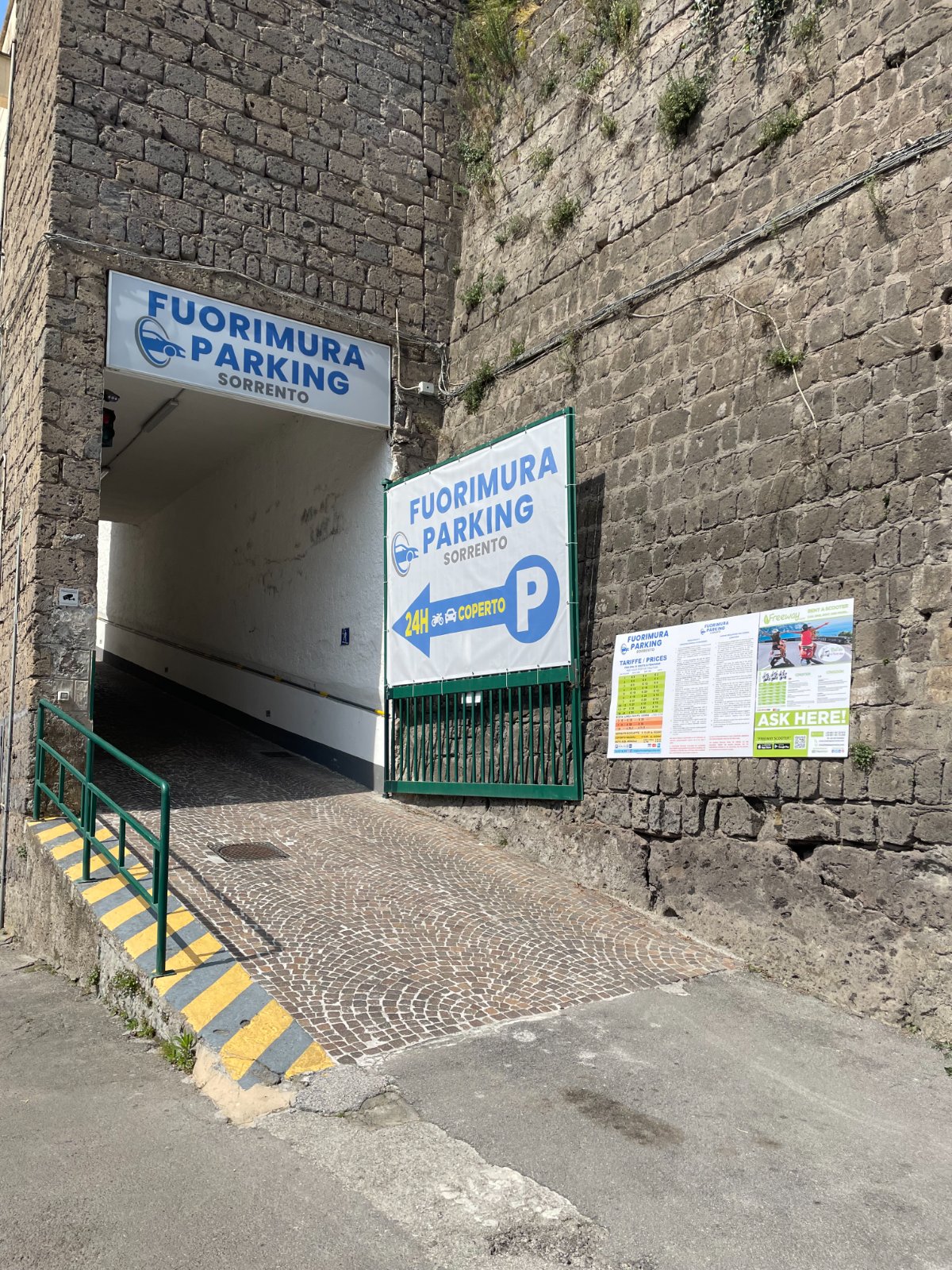 Fuorimura Parking Sorrento
